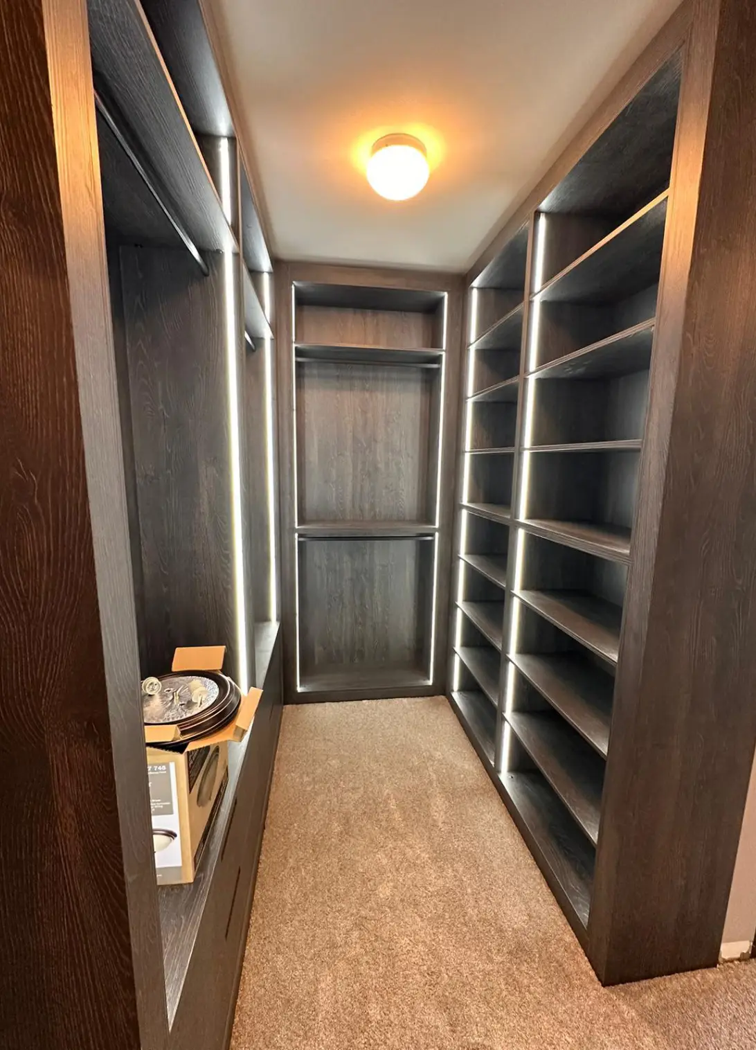 Desk return and file storage layout